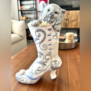 Vintage Sorelle Cat in Victorian Shoe Porcelain